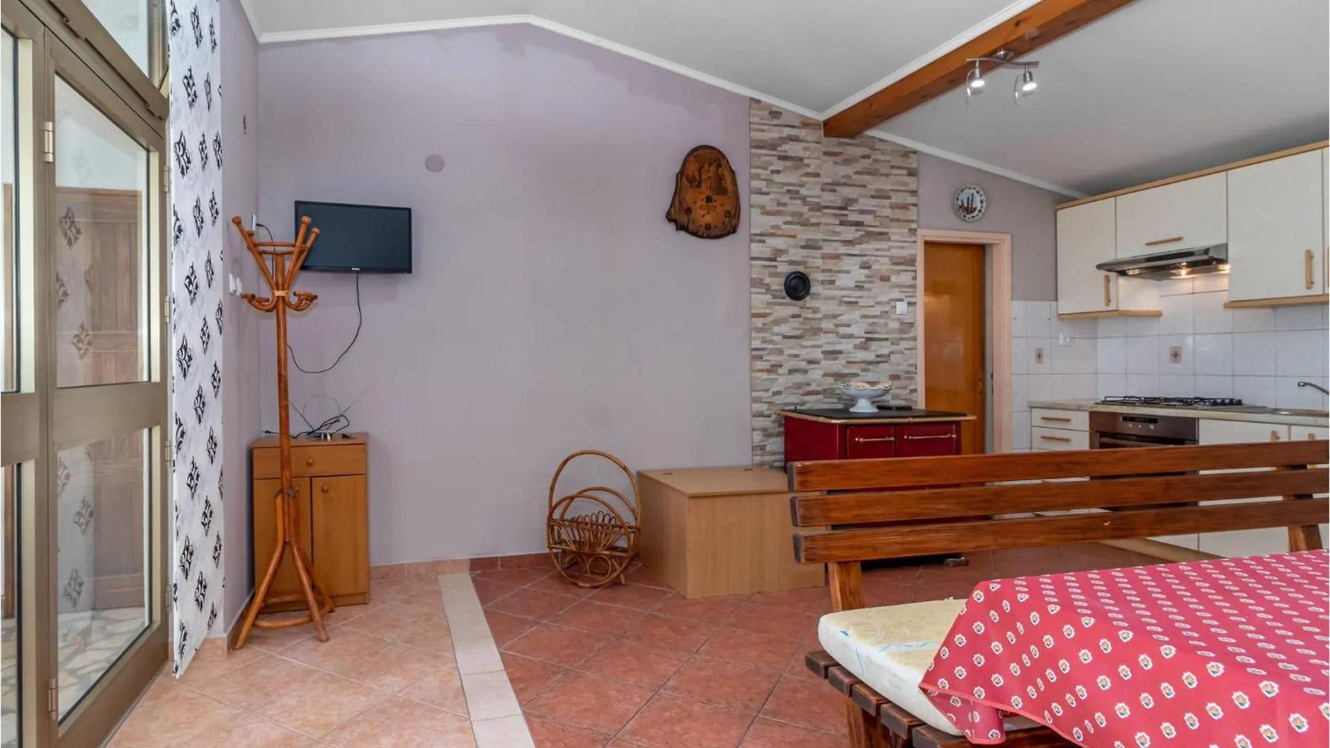 2 Bedroom Stunning Apartment In Jadranovo