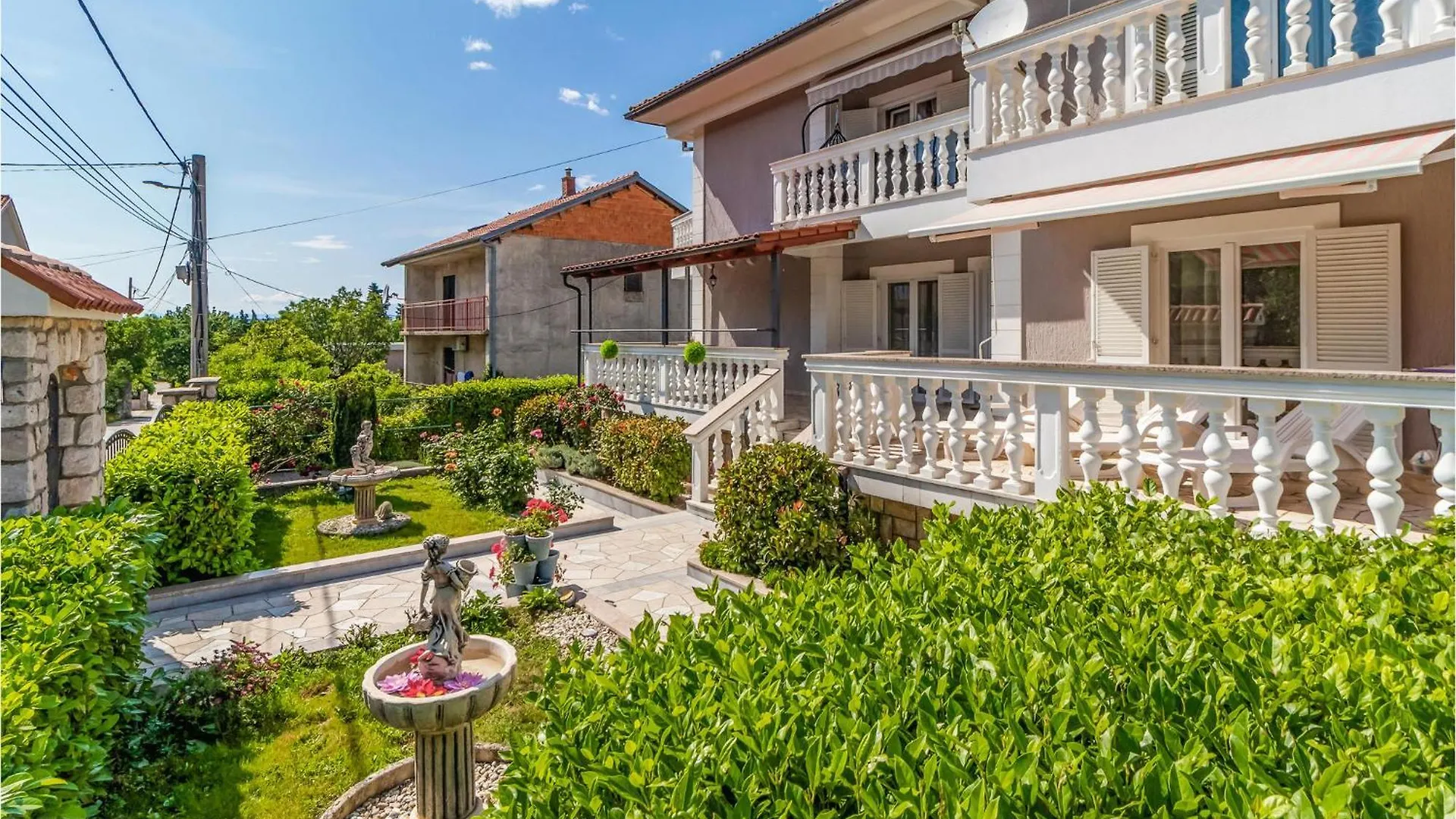 2 Bedroom Stunning Apartment In Jadranovo