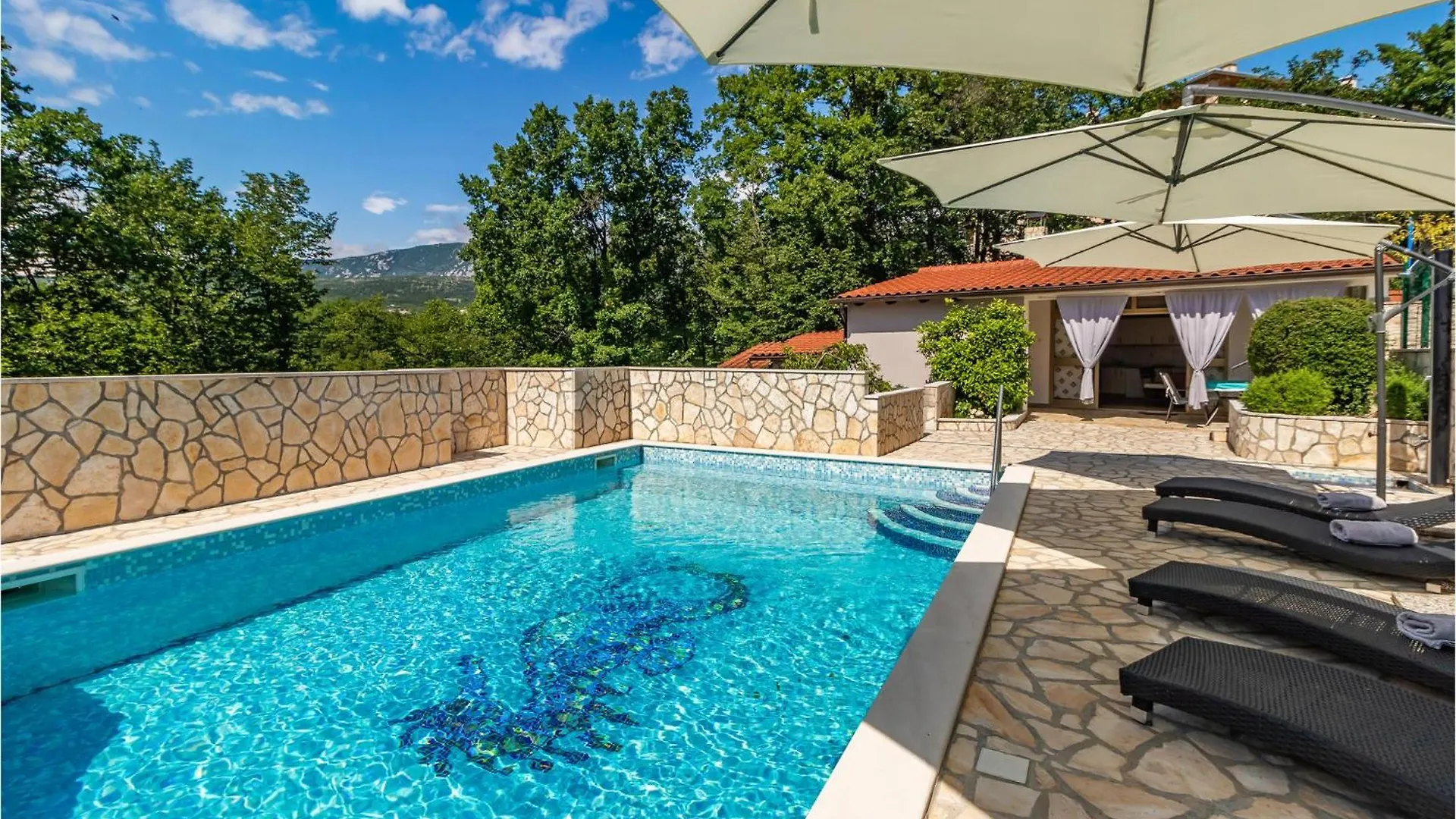 2 Bedroom Stunning Apartment In Jadranovo