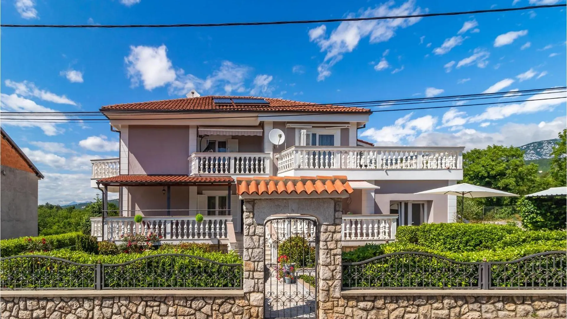 2 Bedroom Stunning Apartment In Jadranovo