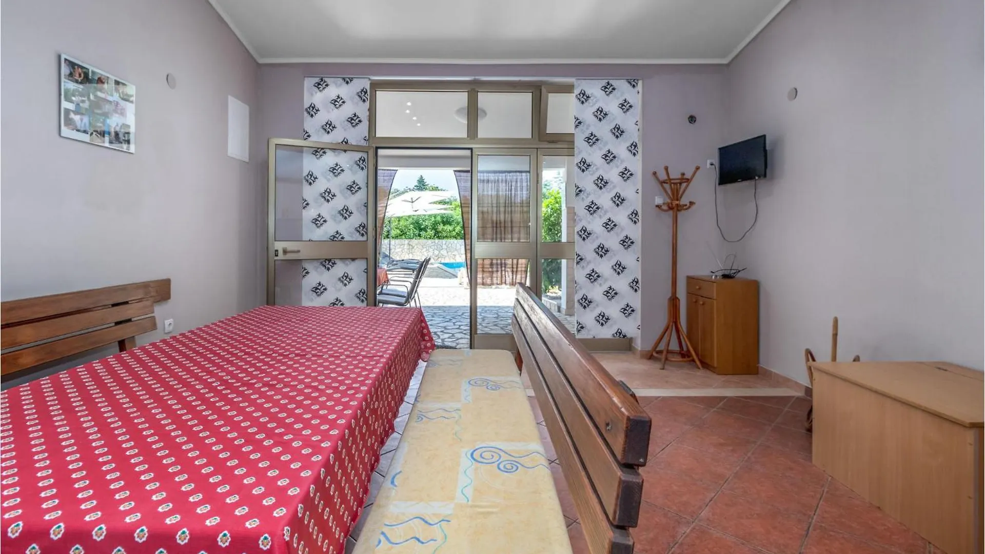 2 Bedroom Stunning Apartment In Jadranovo