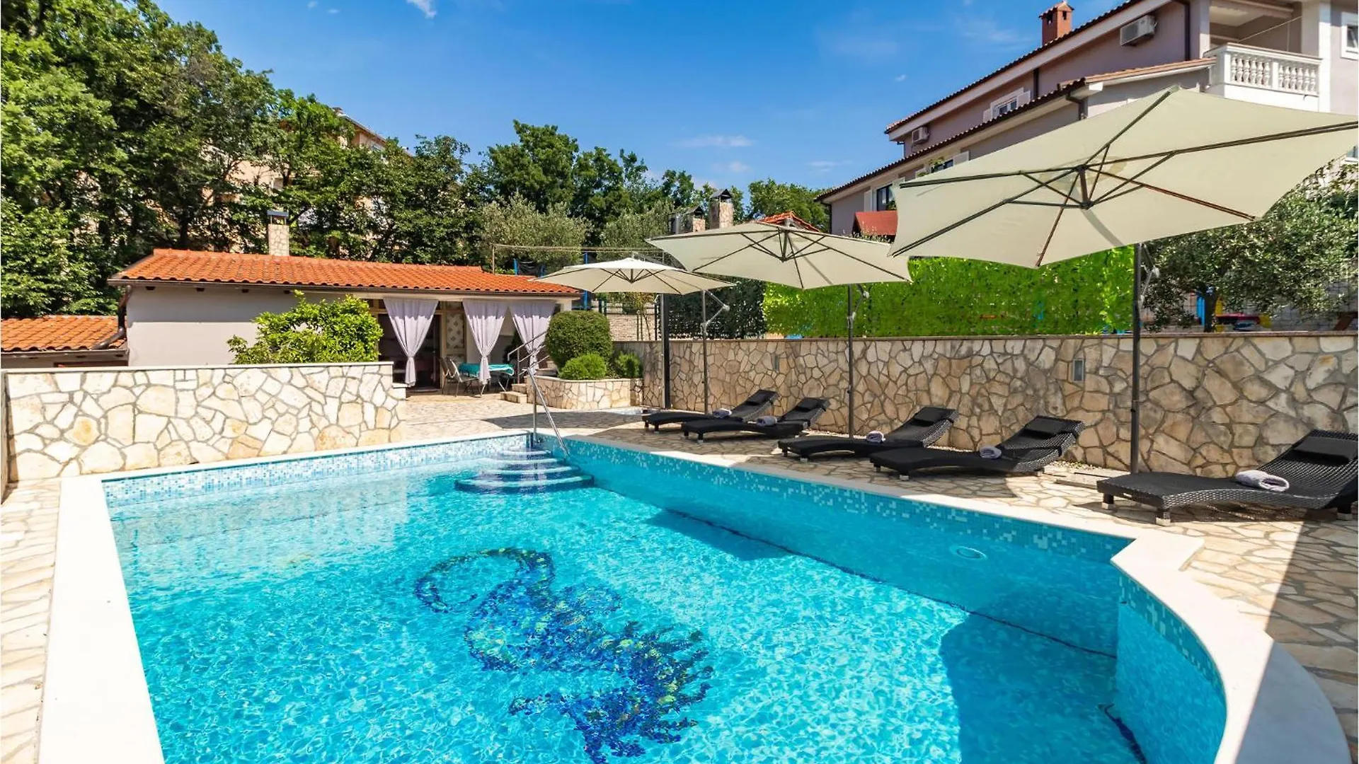 2 Bedroom Stunning Apartment In Jadranovo