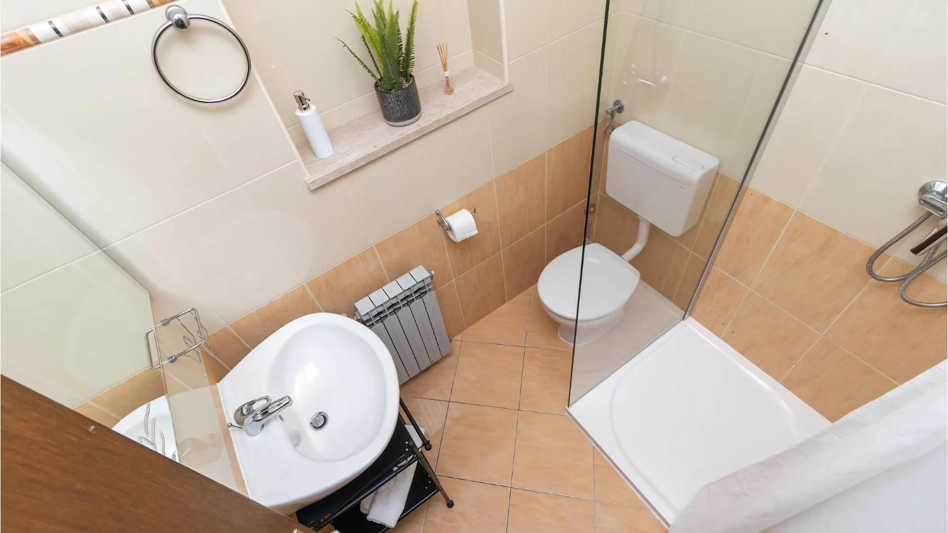2 Bedroom Stunning Apartment In Jadranovo