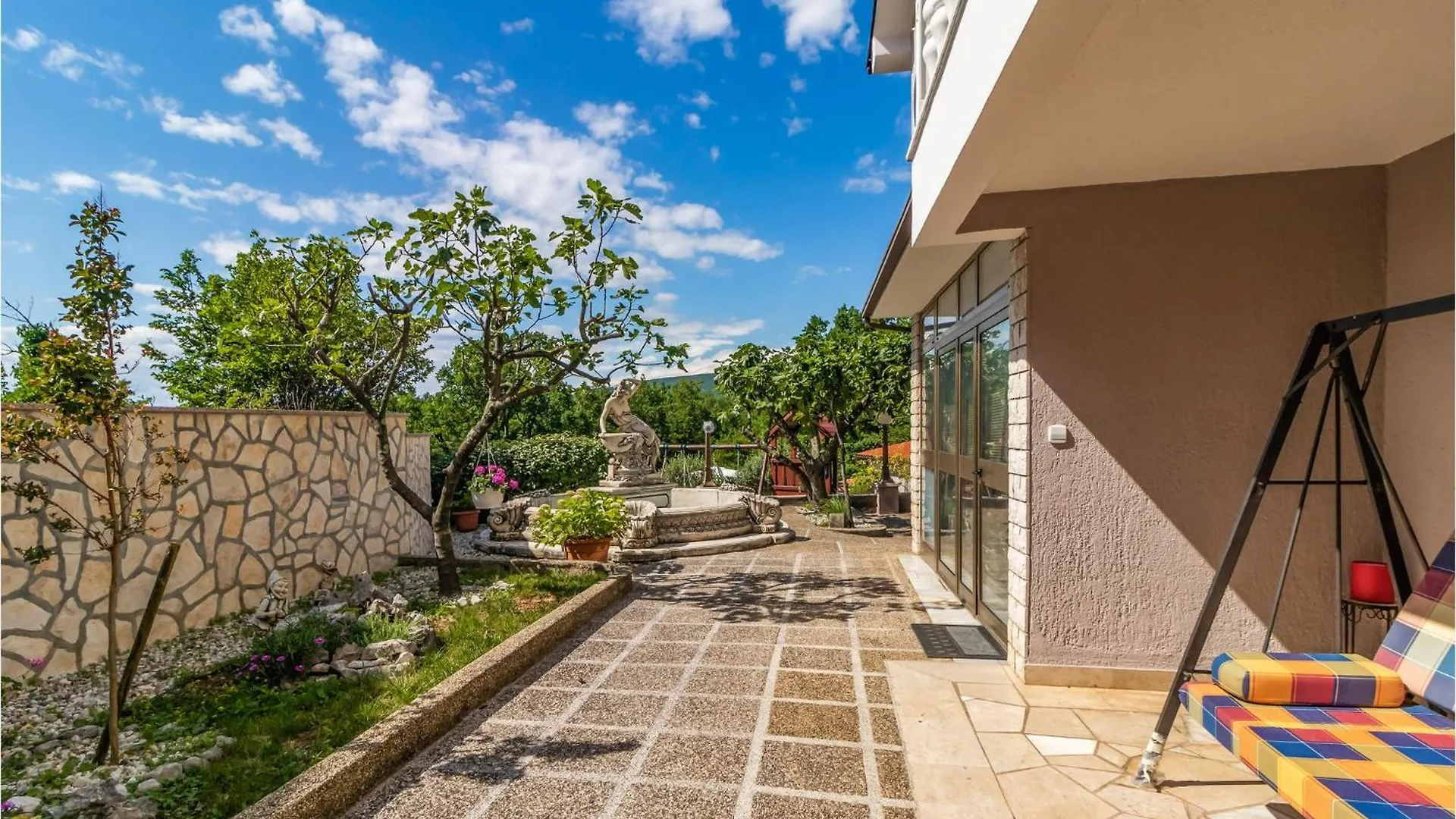 2 Bedroom Stunning Apartment In Jadranovo