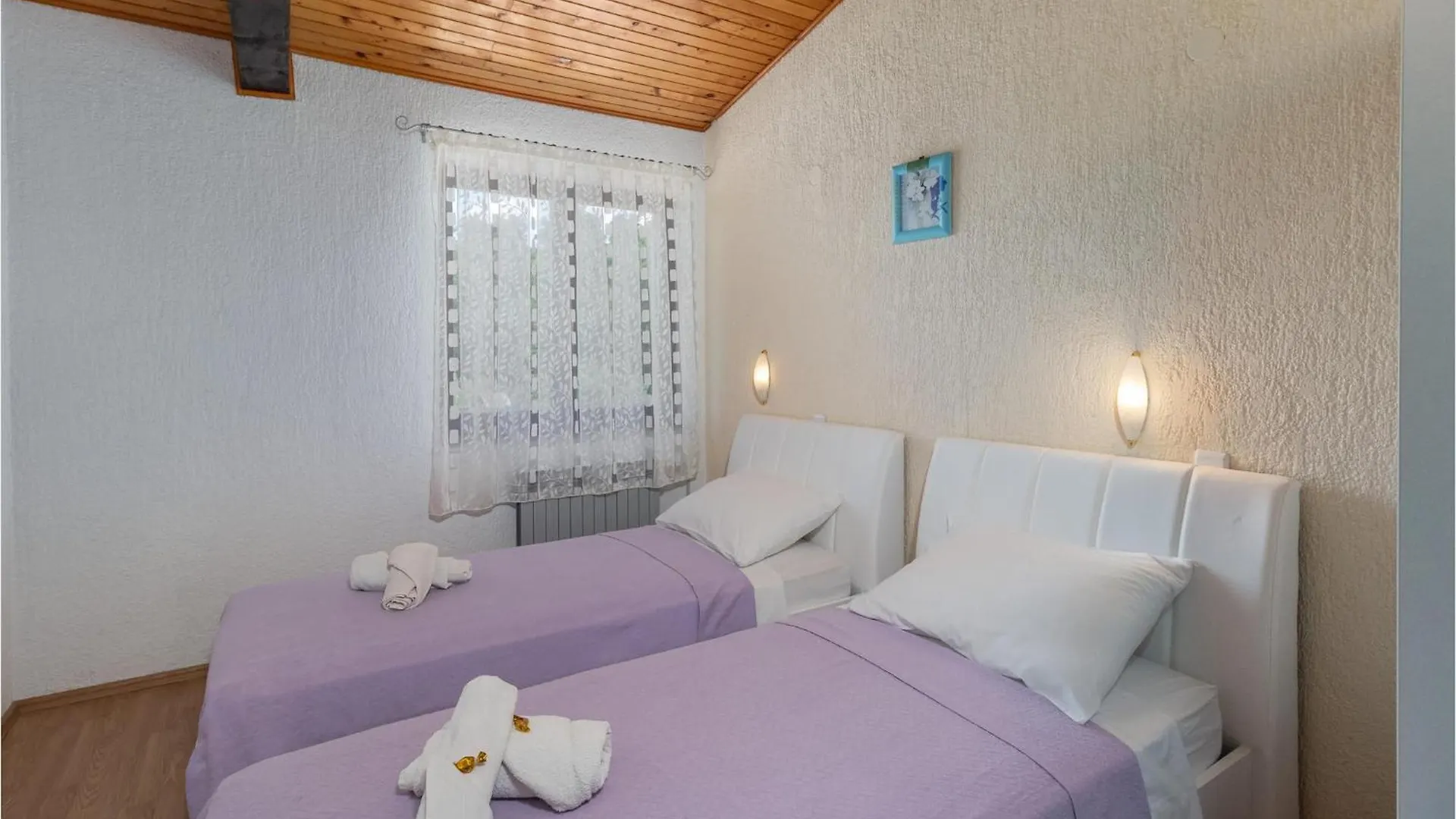 2 Bedroom Stunning Apartment In Jadranovo