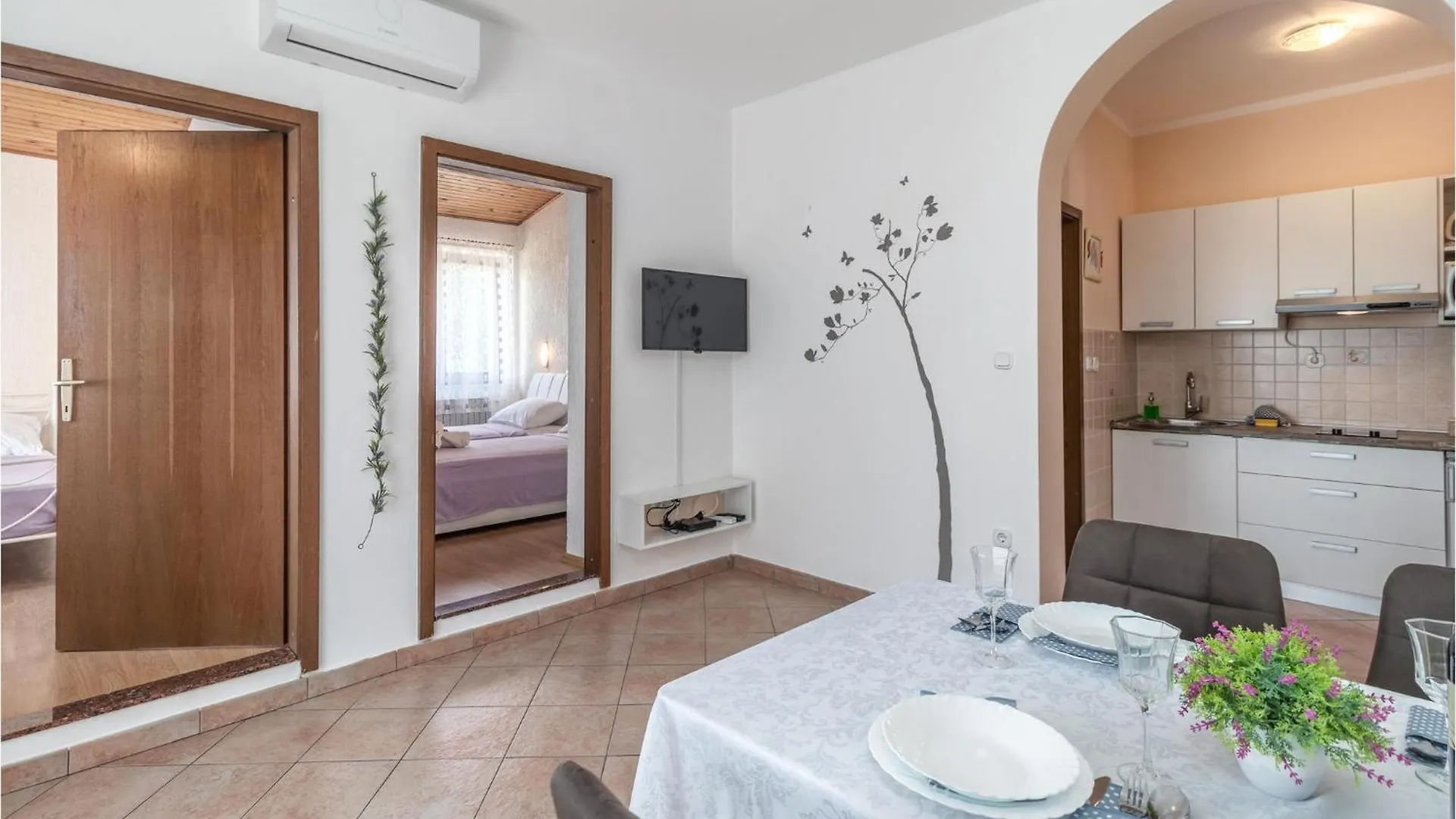 2 Bedroom Stunning Apartment In Jadranovo