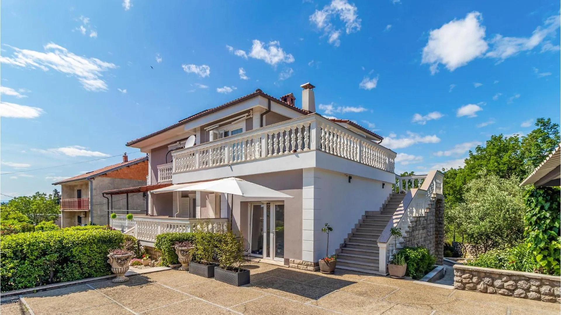 2 Bedroom Stunning Apartment In Jadranovo