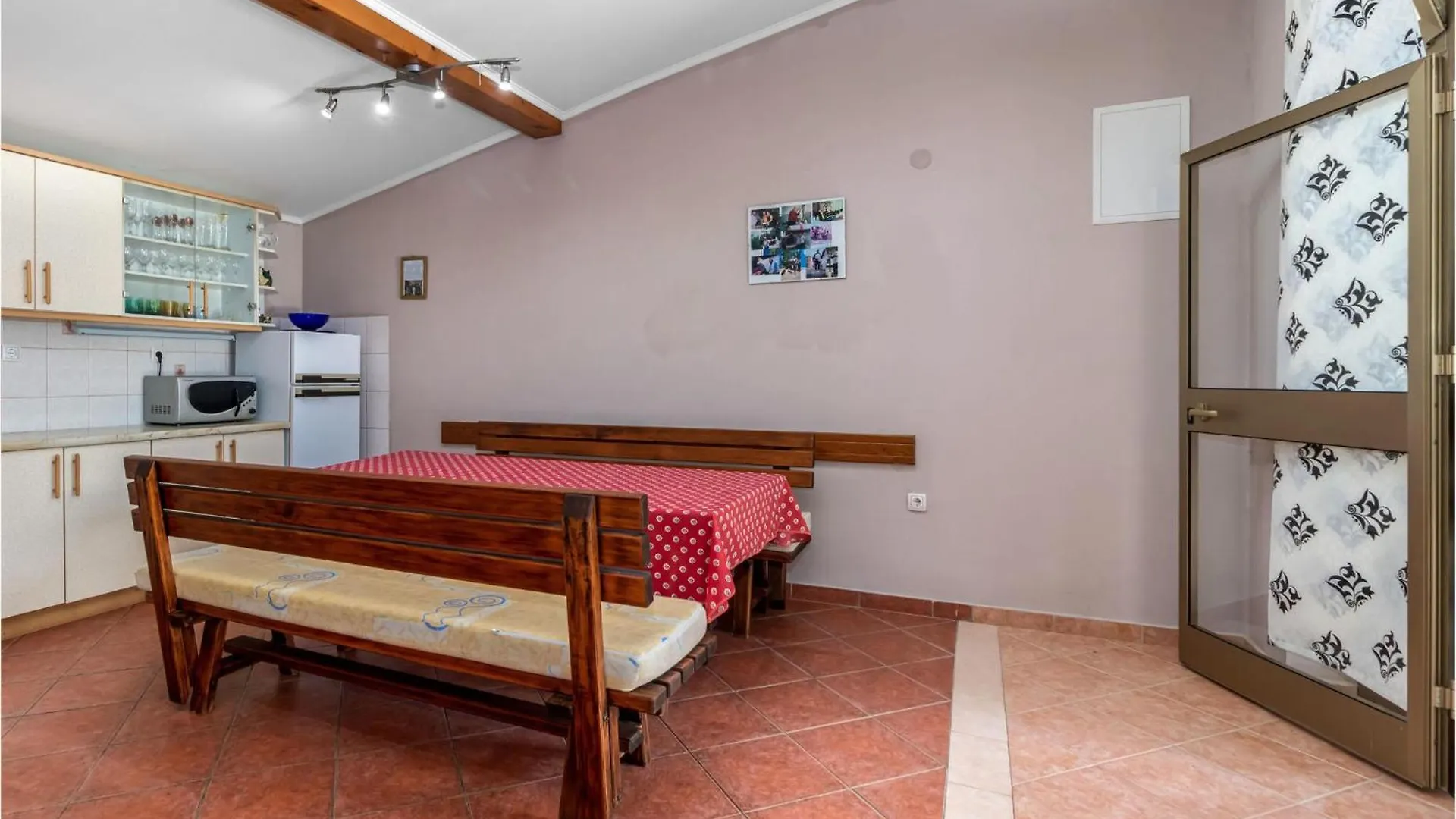 2 Bedroom Stunning Apartment In Jadranovo