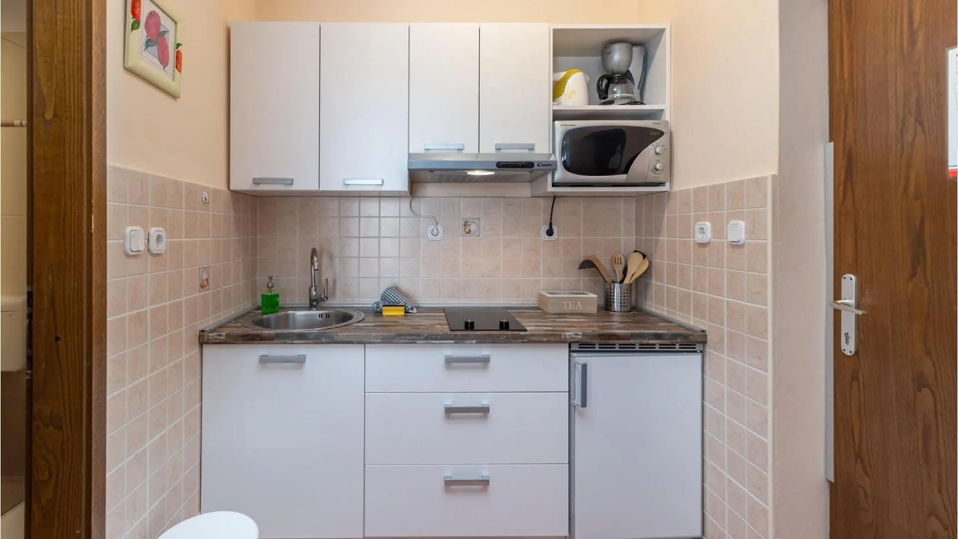 2 Bedroom Stunning Apartment In Jadranovo 0*,
