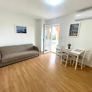 Julie Apartment